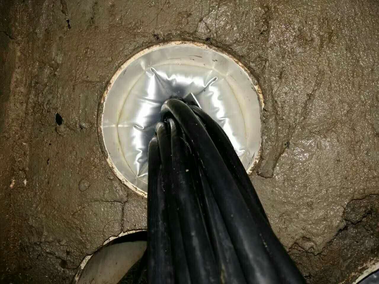 地下室車(chē)庫(kù)電纜進(jìn)線(xiàn)管道漏水被淹處理辦法